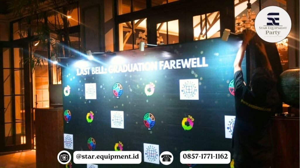 SEWA BACKDROP HUT RI JAKARTA